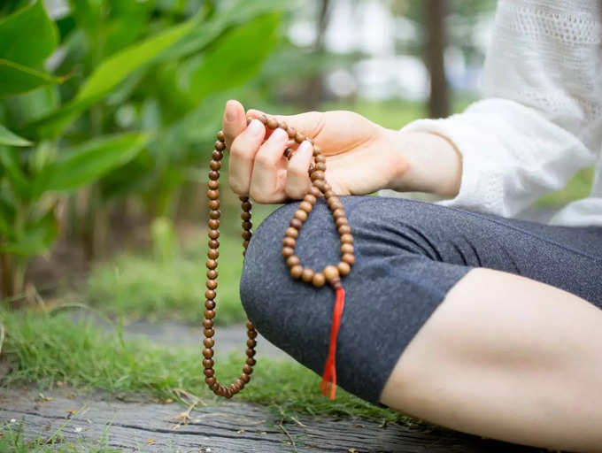 The Importance Of Chanting ‘Gayatri Mantra’ Early In The Morning